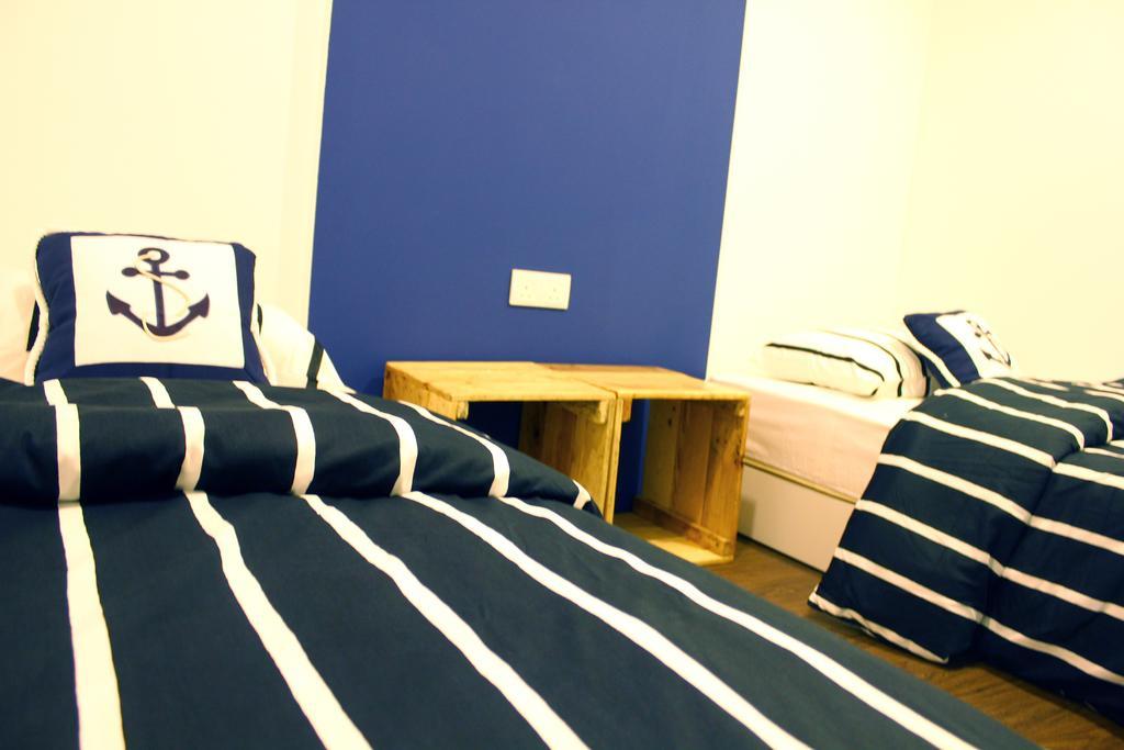 Roof Talk Theme Hostel ジョホールバル エクステリア 写真
