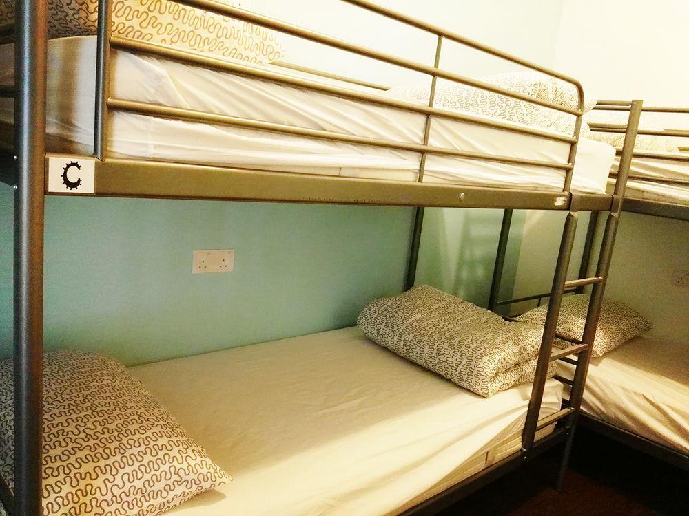 Roof Talk Theme Hostel ジョホールバル エクステリア 写真