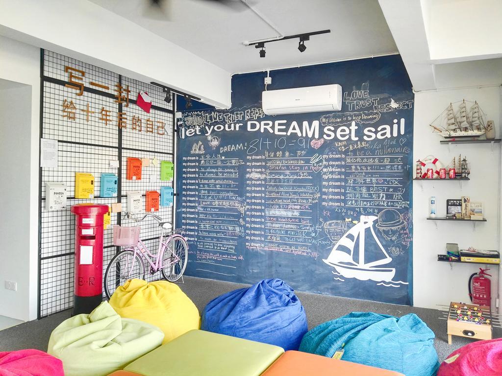 Roof Talk Theme Hostel ジョホールバル エクステリア 写真